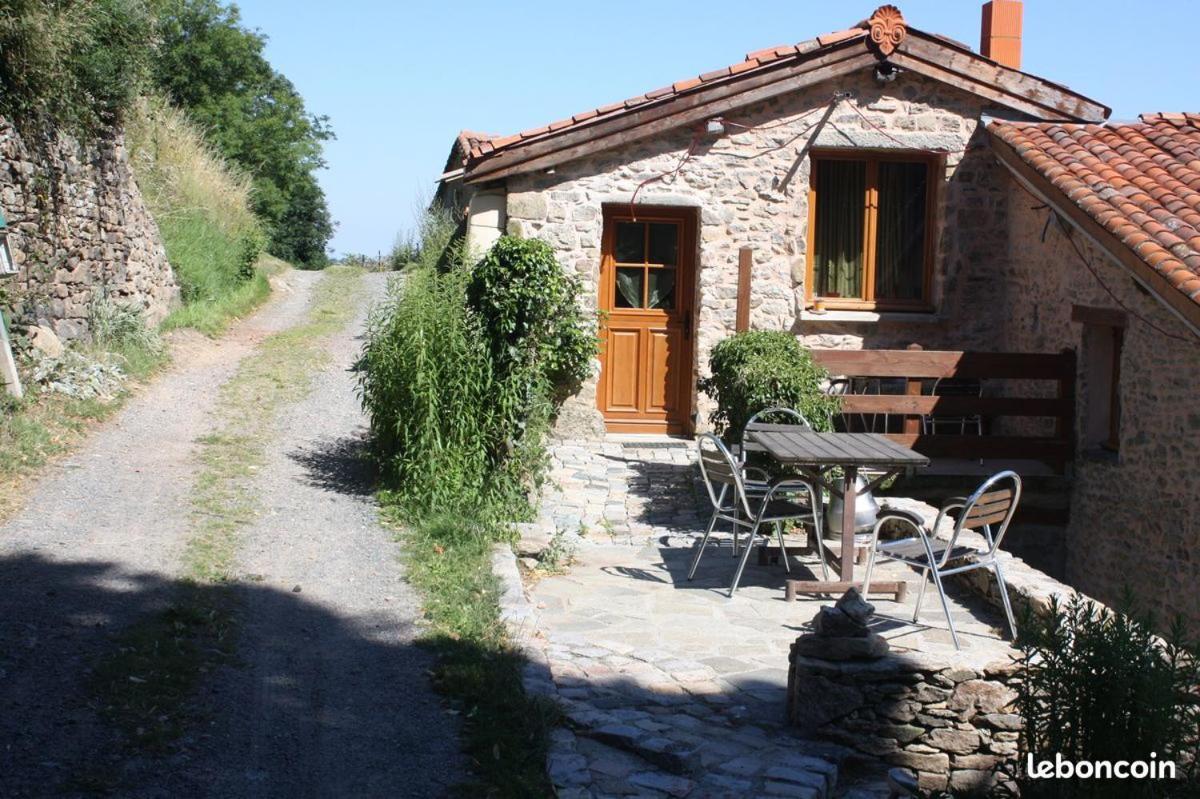 Gites Des Esselards Yzeron Exterior foto